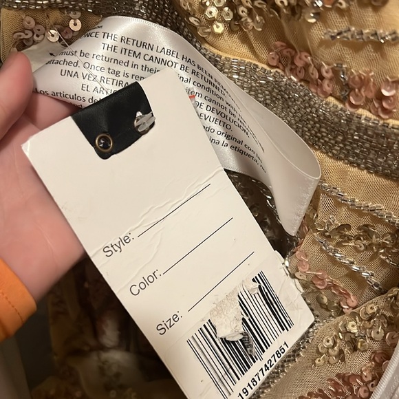 NWT- MAC DUGGA- $598 Cap Sleeve, Embellished Gown, size 10 - Picture 17 of 17